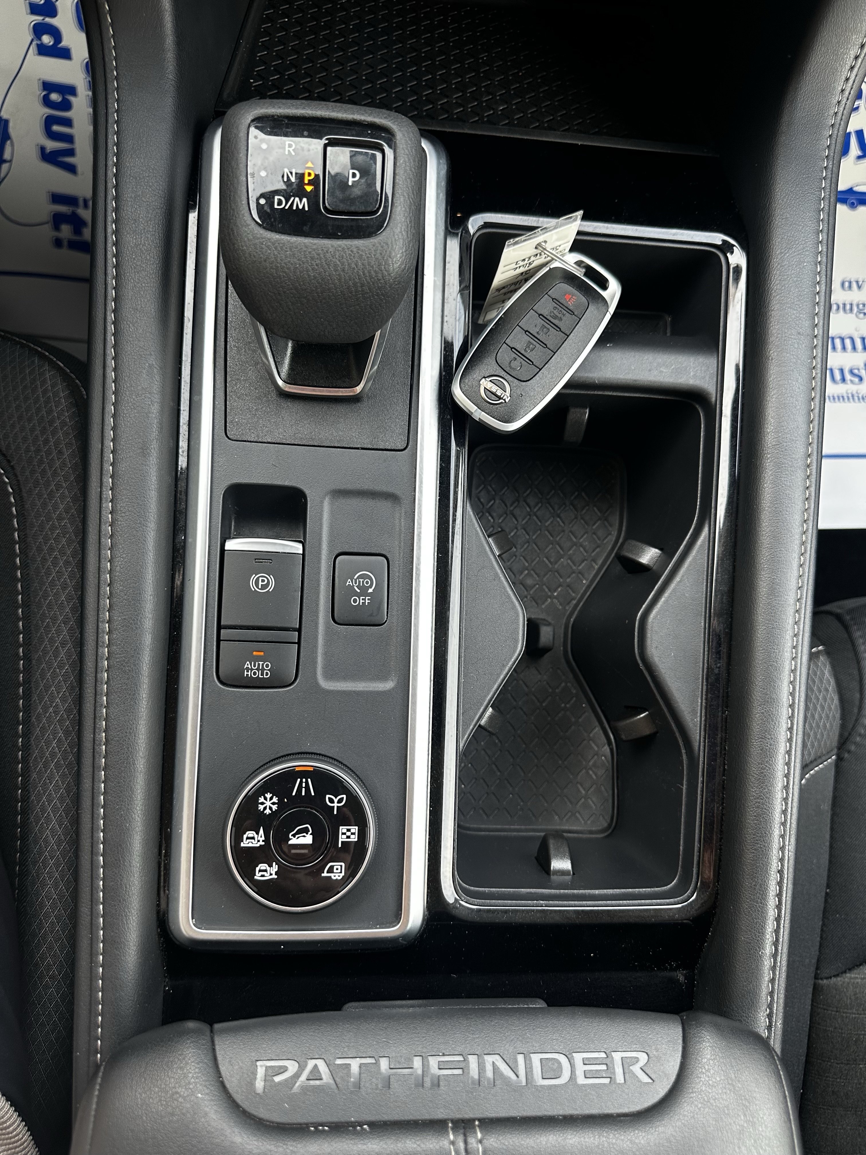 Used 2025 Nissan Pathfinder SV AWD/4WD image 18