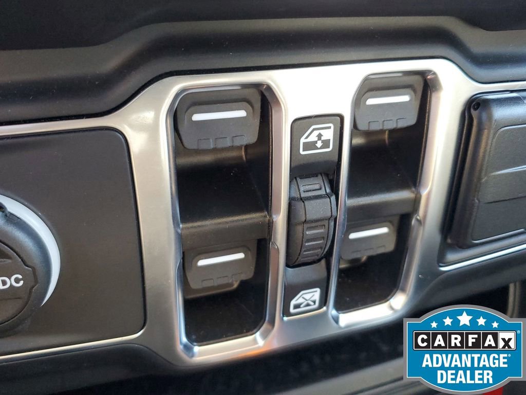 Used 2024 Jeep Wrangler Sahara image 35