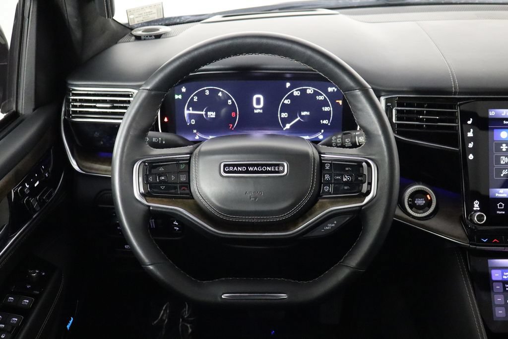 Used 2023 Jeep Grand Wagoneer L Series II w/ Premium Group II AWD/4WD image 7