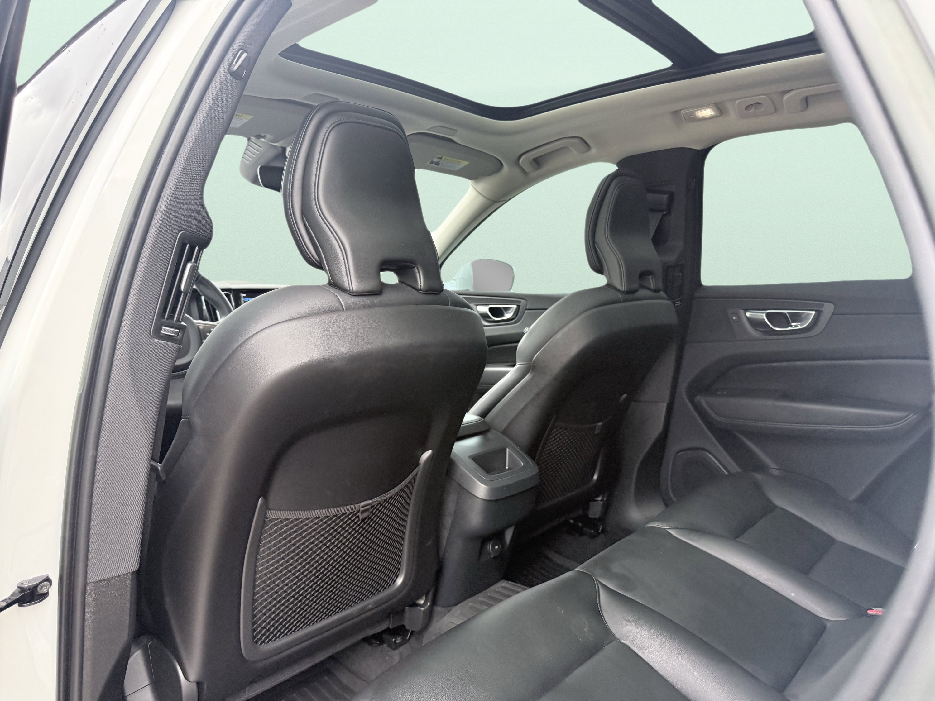 Used 2023 Volvo XC60 B5 Core image 36