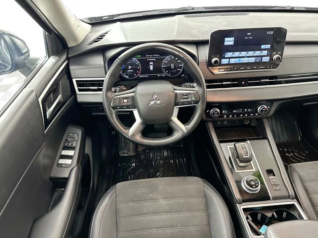 Used 2024 Mitsubishi Outlander SE image 11
