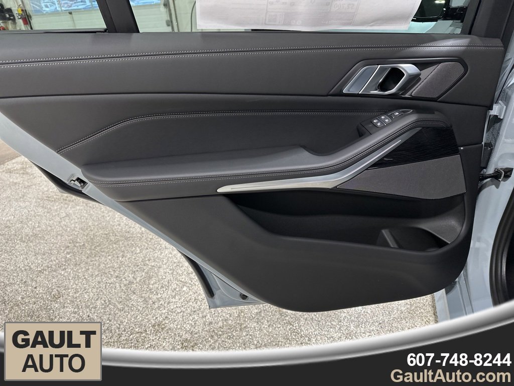 New 2026 BMW X7 xDrive40i w/ Executive Package image 15