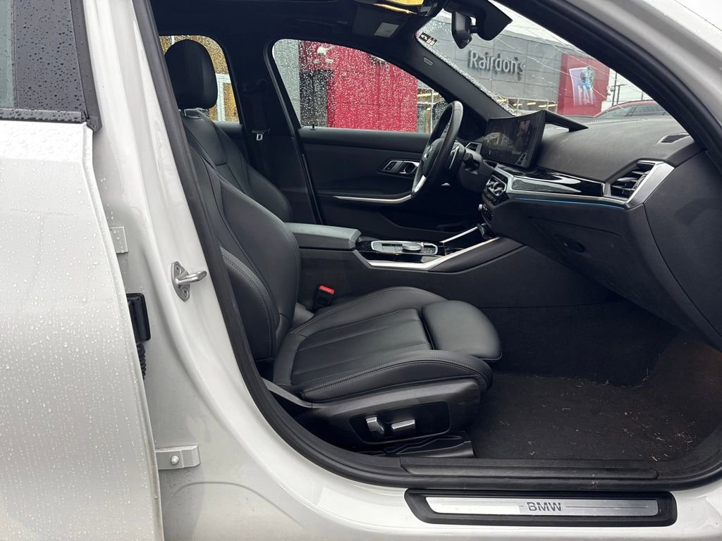 Used 2023 BMW 330i Sedan image 12