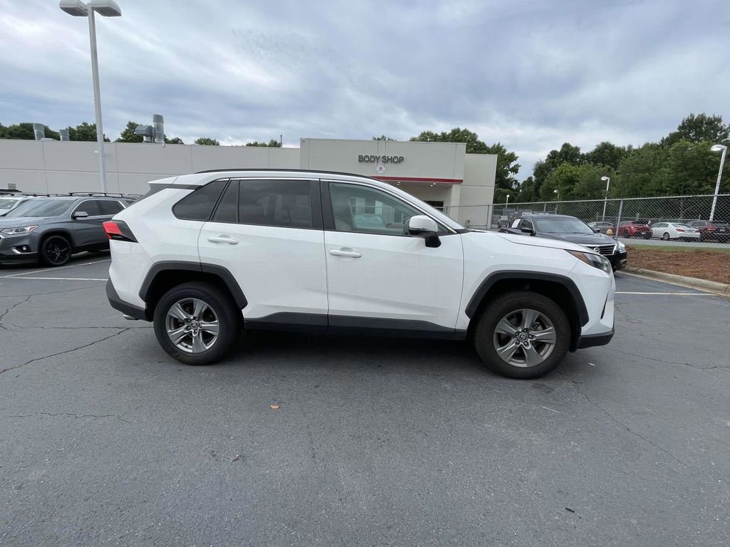 Used 2022 Toyota RAV4 XLE AWD/4WD image 23