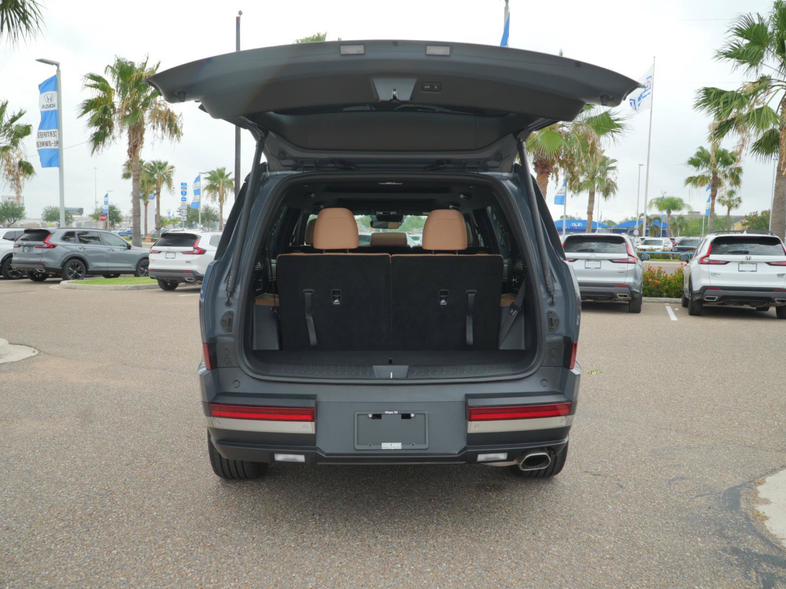 Used 2024 Hyundai Santa Fe Limited FWD image 7