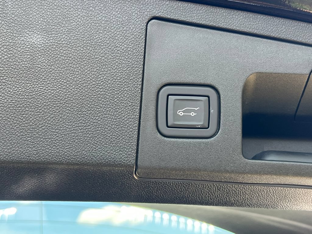 Certified 2024 Cadillac XT4 Sport AWD/4WD image 19