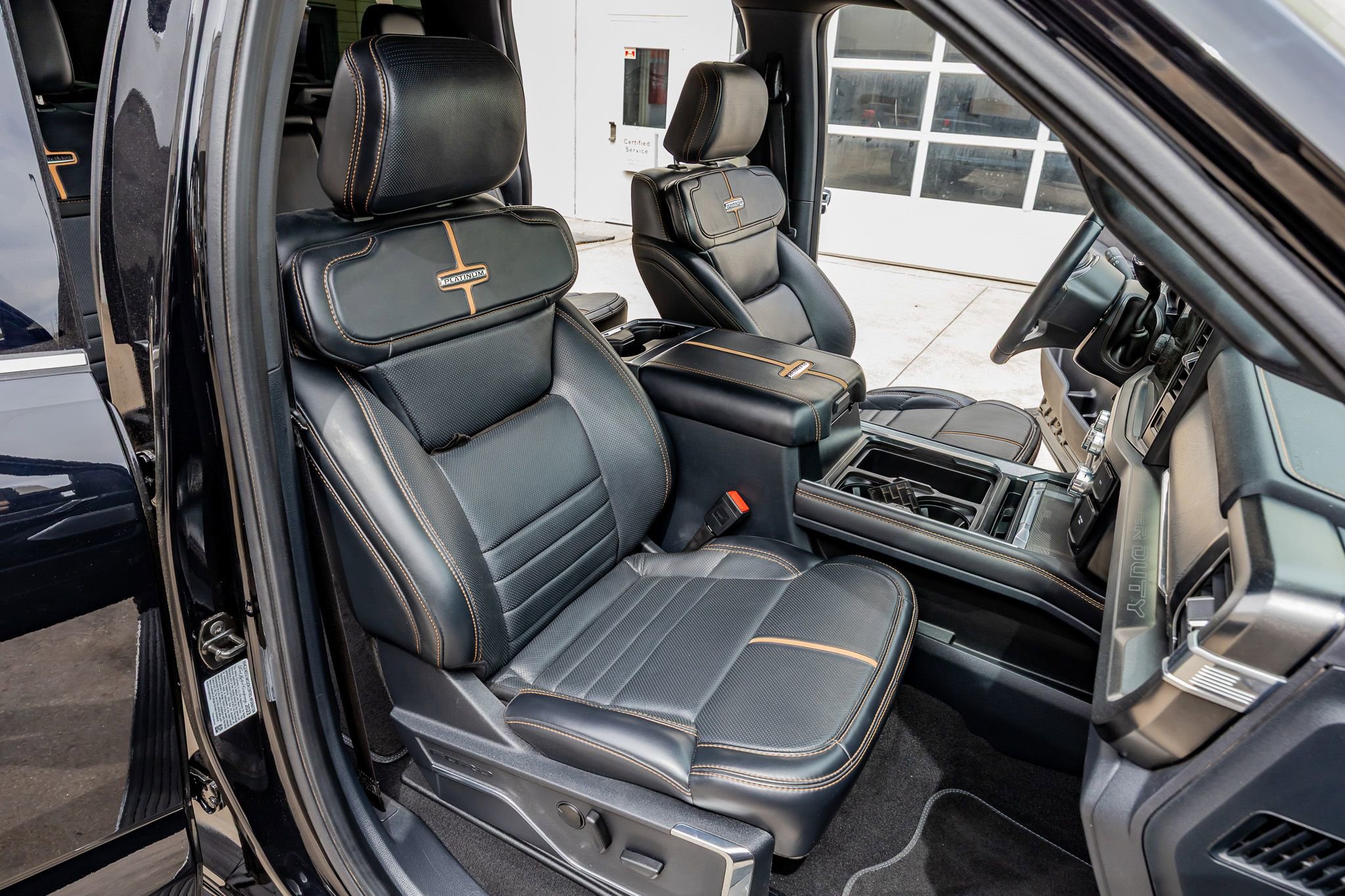 Used 2023 Ford F450 Platinum w/ FX4 Off-Road Package image 26