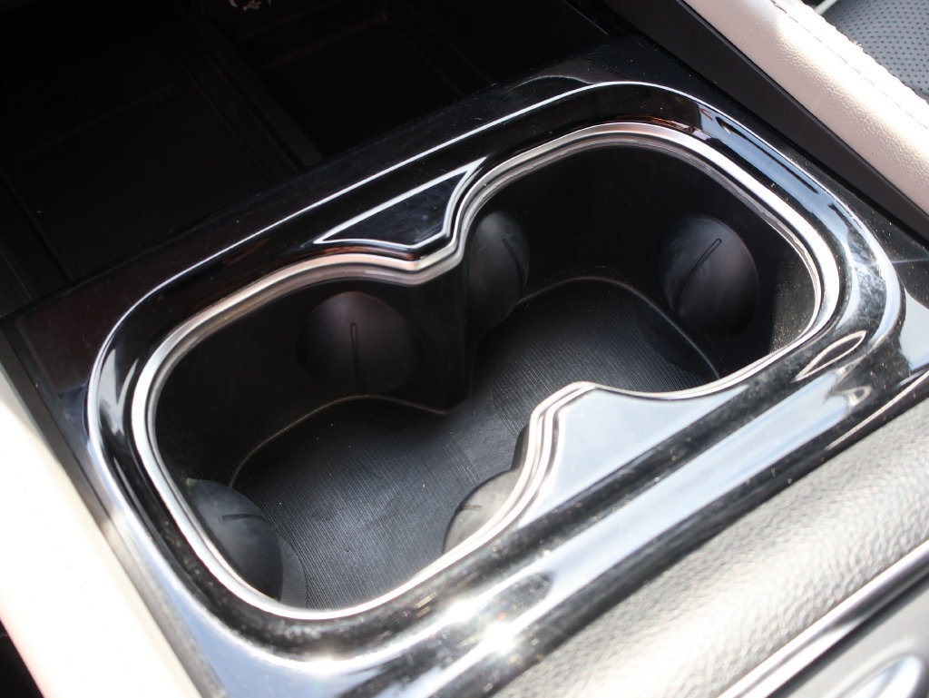 Used 2022 Chrysler Pacifica Limited FWD image 42