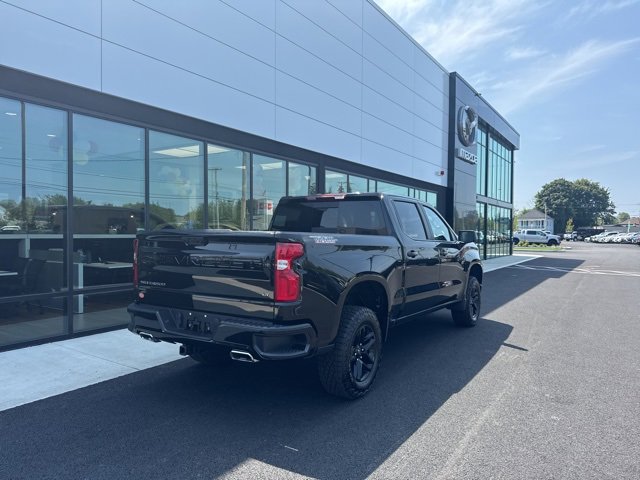Used 2024 Chevrolet Silverado 1500 LT Trail Boss w/ Convenience Package II image 3