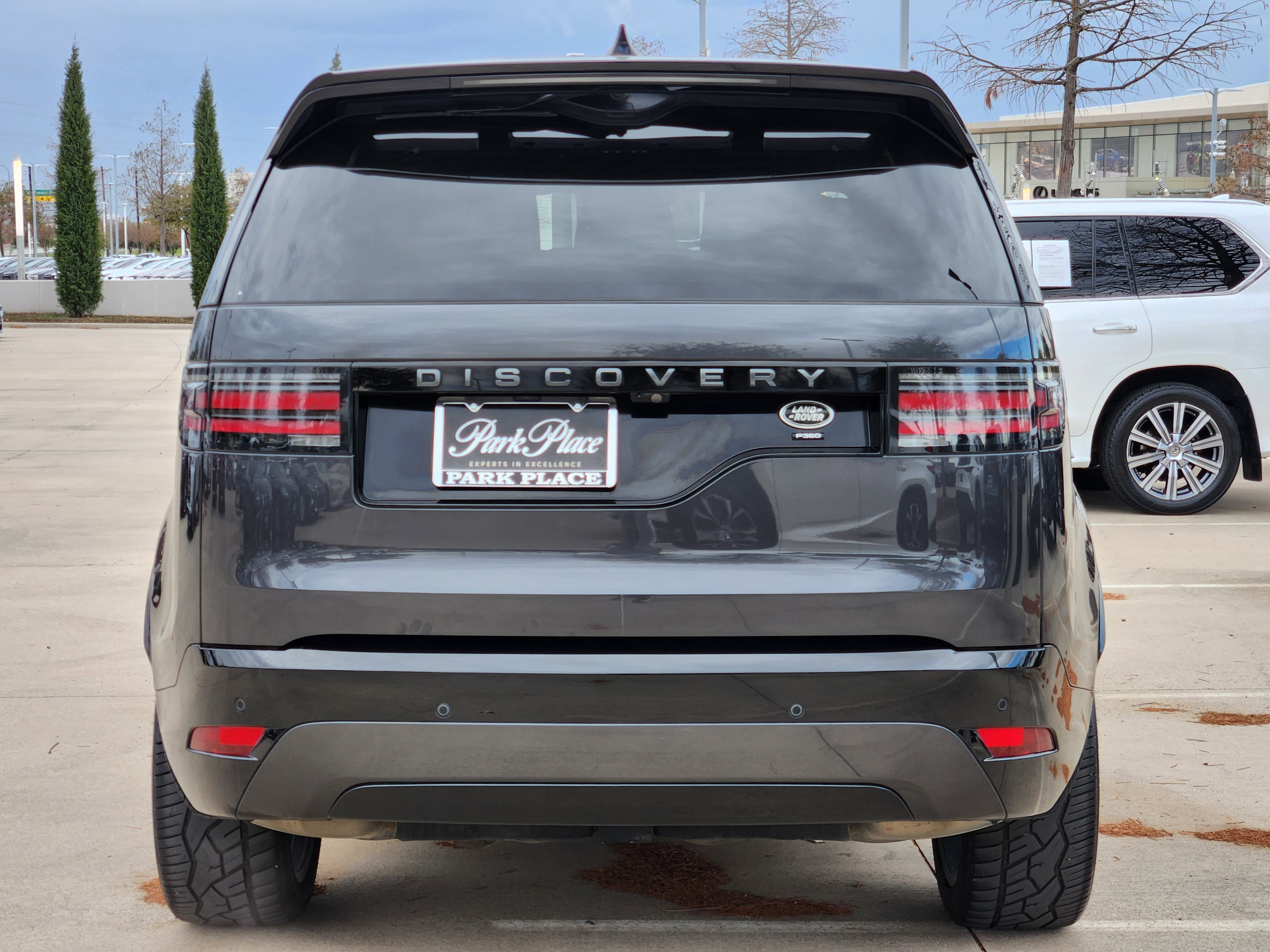 Used 2022 Land Rover Discovery HSE R-Dynamic image 12