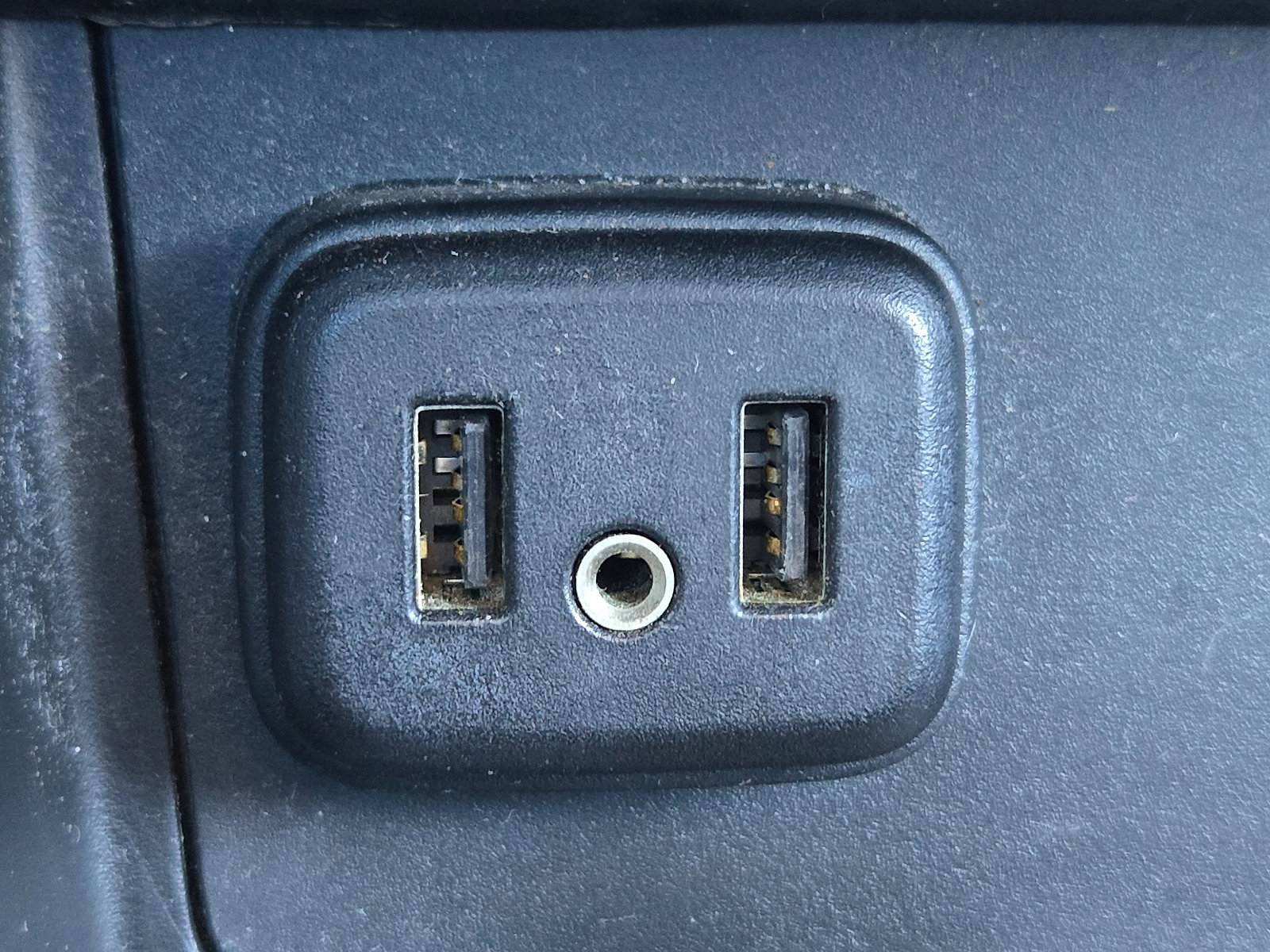 Used 2021 Chevrolet Colorado LT image 15