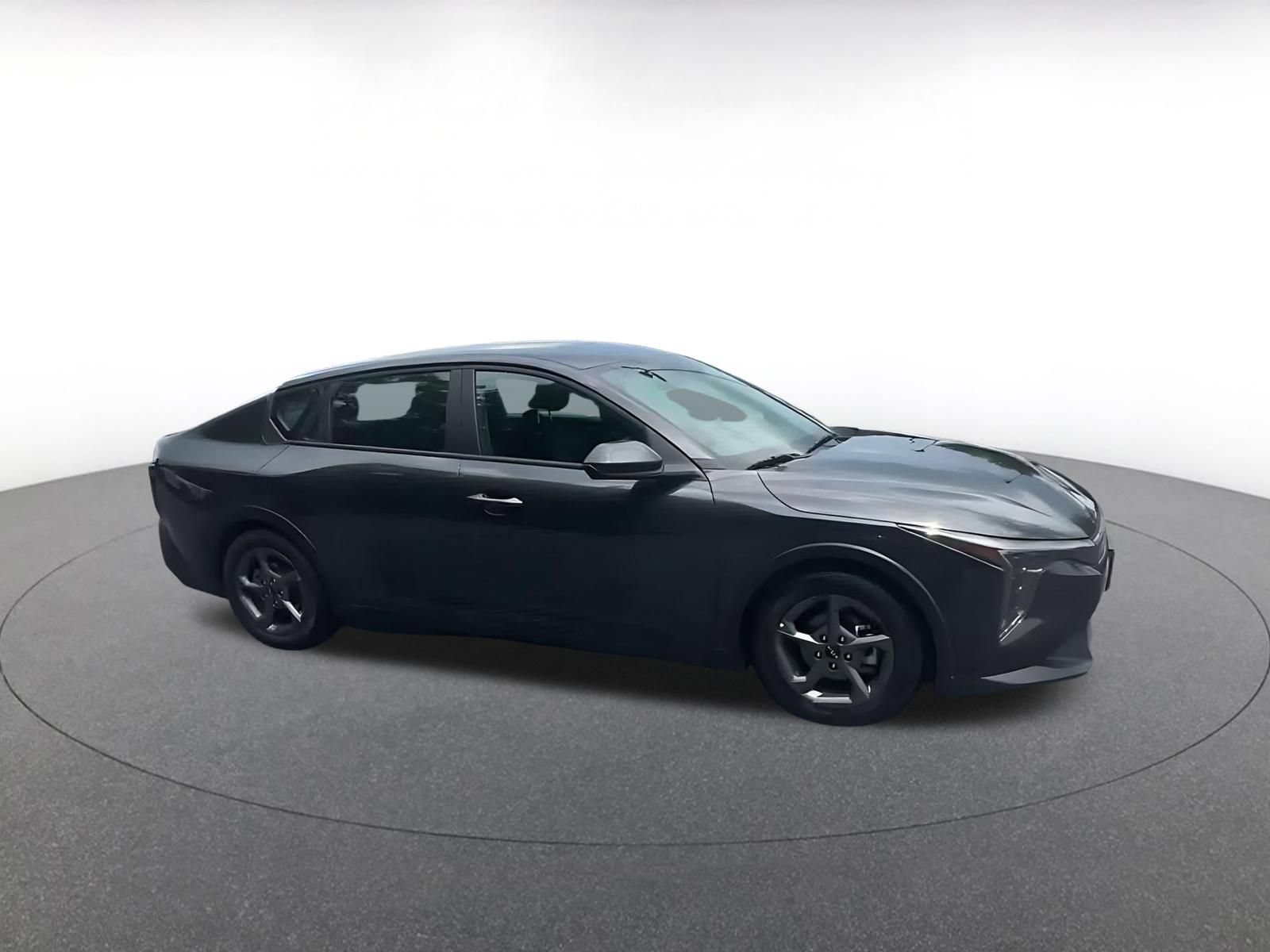 Used 2025 Kia K4 FWD image 2