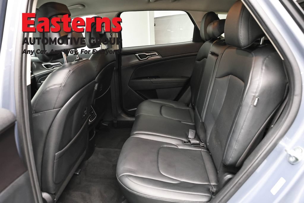 Used 2025 Kia Sportage EX FWD image 35