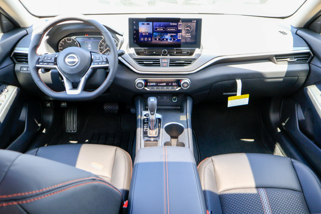New 2026 Nissan Altima 2.5 SR w/ SR Midnight Edition Package FWD image 6
