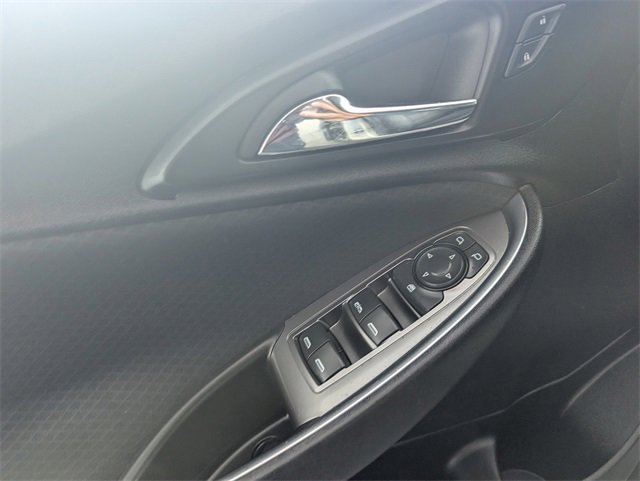 Used 2016 Chevrolet Malibu LT image 18