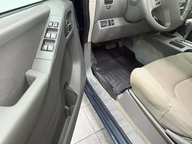 Used 2015 Nissan Frontier SV RWD image 10