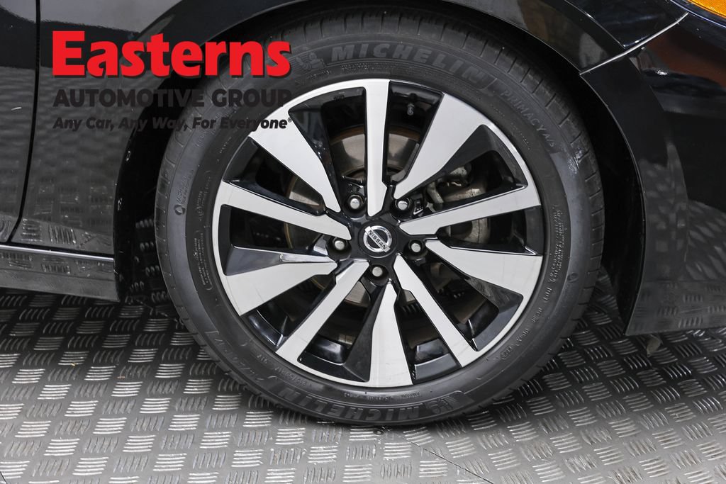 Used 2023 Nissan Sentra SV w/ SV Premium Package FWD image 31