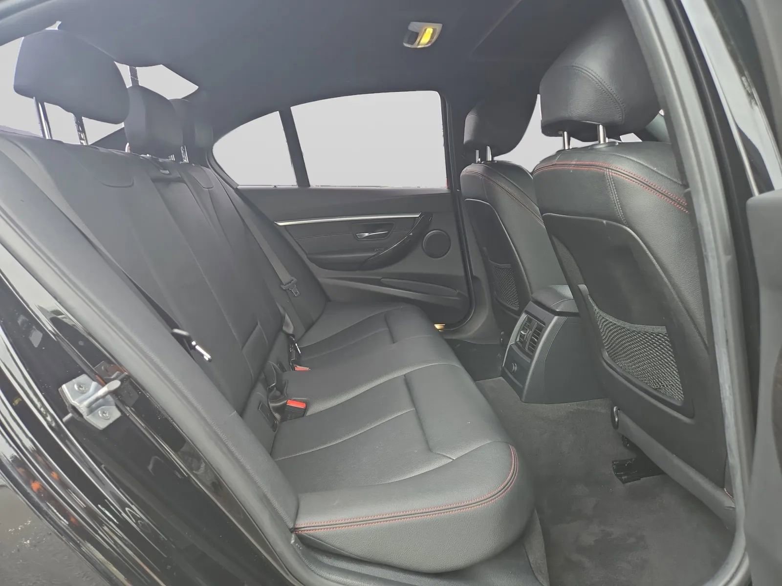 Used 2018 BMW 330i xDrive Sedan w/ Convenience Package AWD/4WD image 33