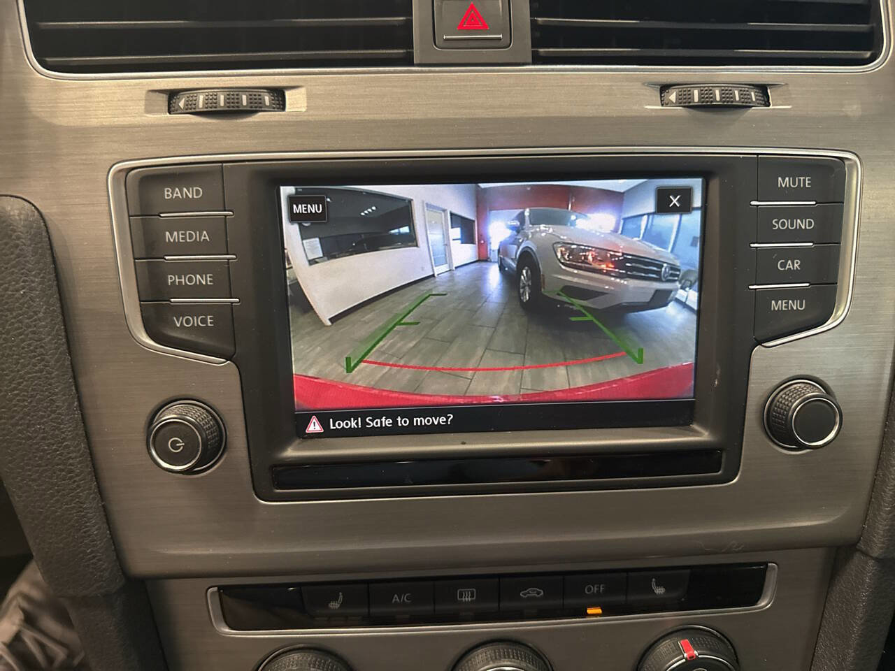 Used 2017 Volkswagen Golf Wolfsburg Edition FWD image 25