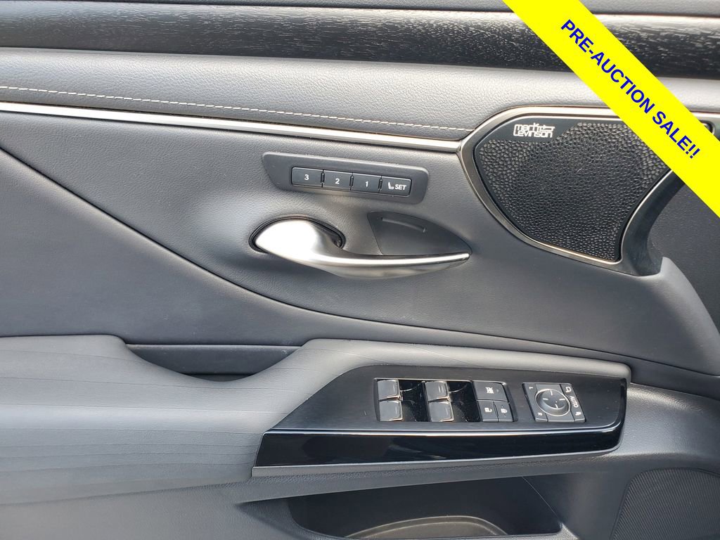 Used 2022 Lexus ES 350 Ultra Luxury w/ Accessory Package 2 FWD image 19