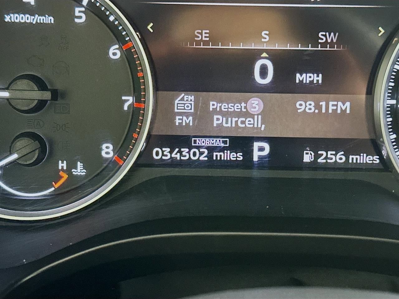 Used 2025 Mitsubishi Outlander SE image 44