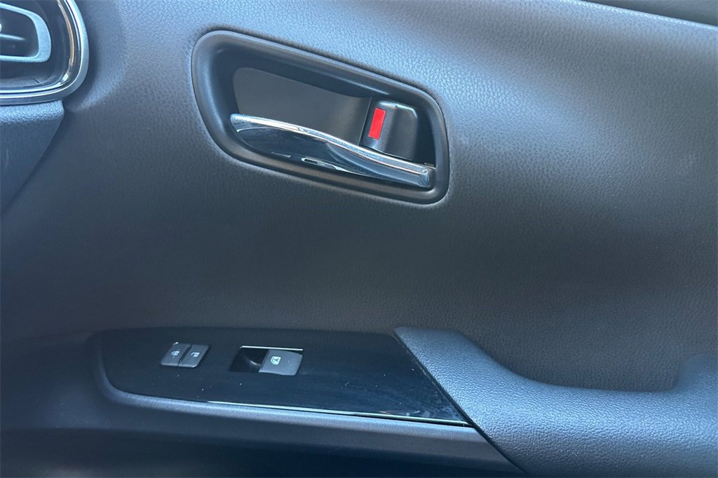 Used 2017 Toyota Prius Prime Premium image 31
