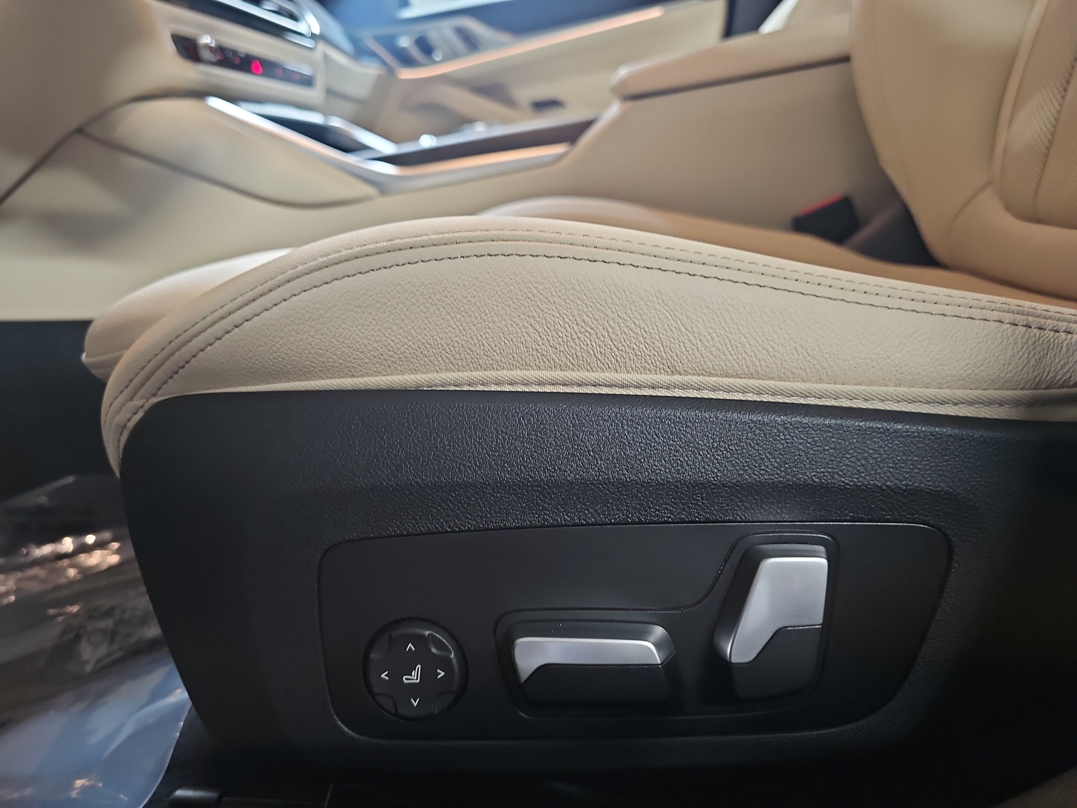 Used 2023 BMW i4 eDrive40 w/ M Sport Package RWD image 30