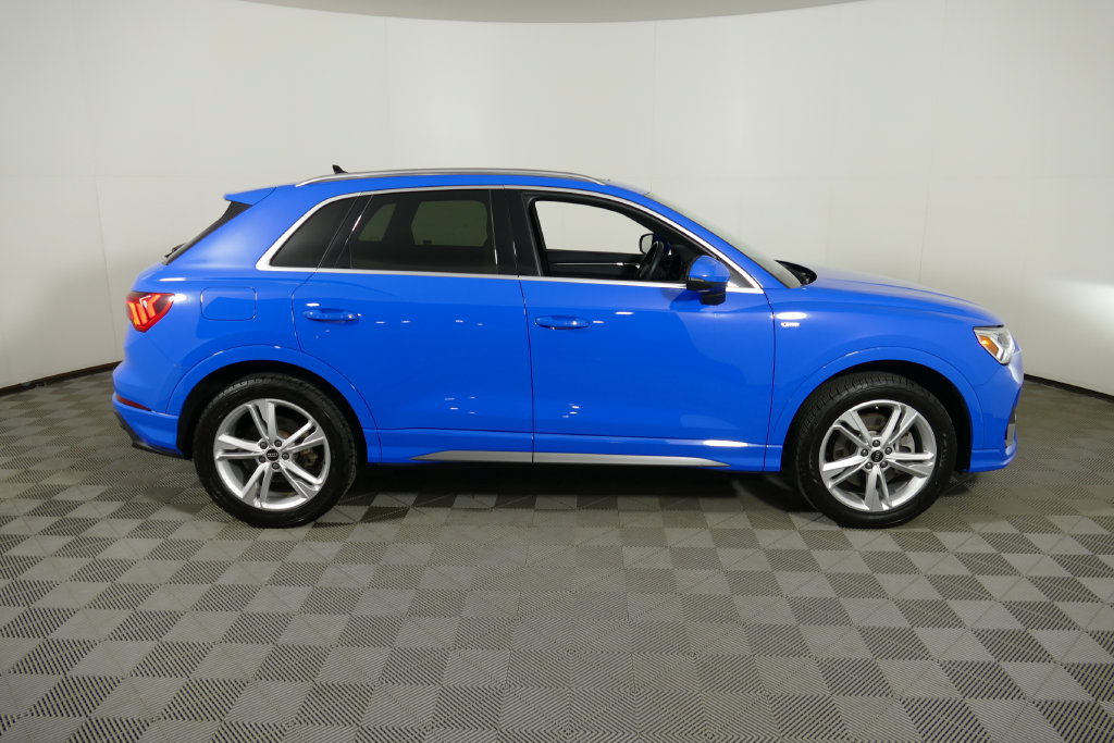 Used 2023 Audi Q3 2.0T Premium AWD/4WD image 2