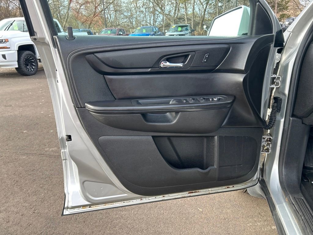 Used 2015 Chevrolet Traverse LT image 18