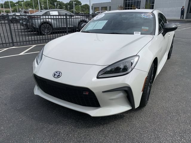 Used 2025 Toyota GR86 w/ Performance Package RWD image 4
