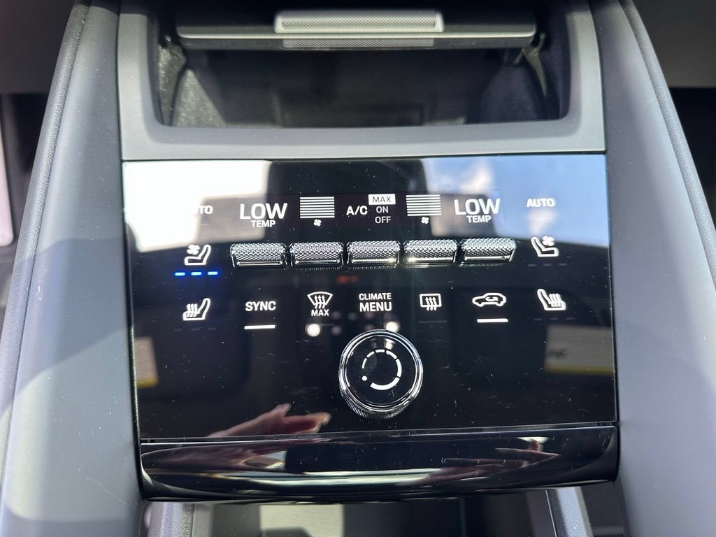 Used 2026 Porsche Macan Electric RWD image 27