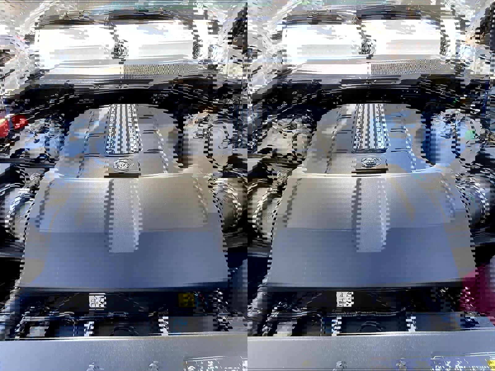 New 2025 Land Rover Defender 90 V8 image 13