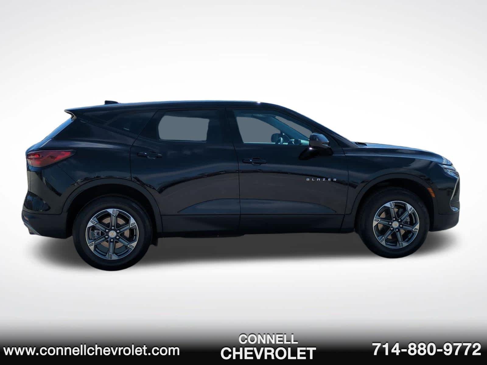 Used 2025 Chevrolet Blazer LT FWD image 4