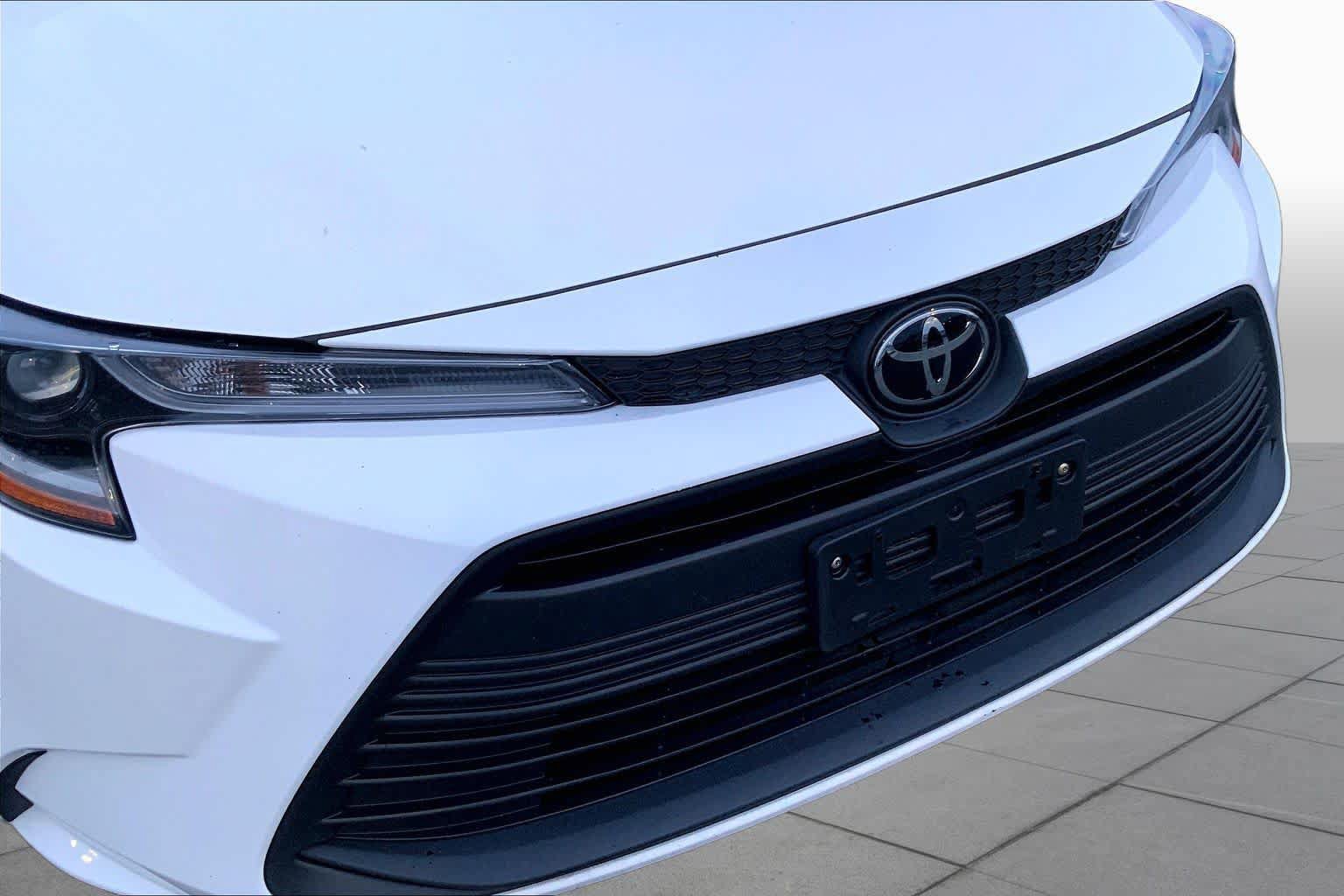 Used 2024 Toyota Corolla LE FWD image 27