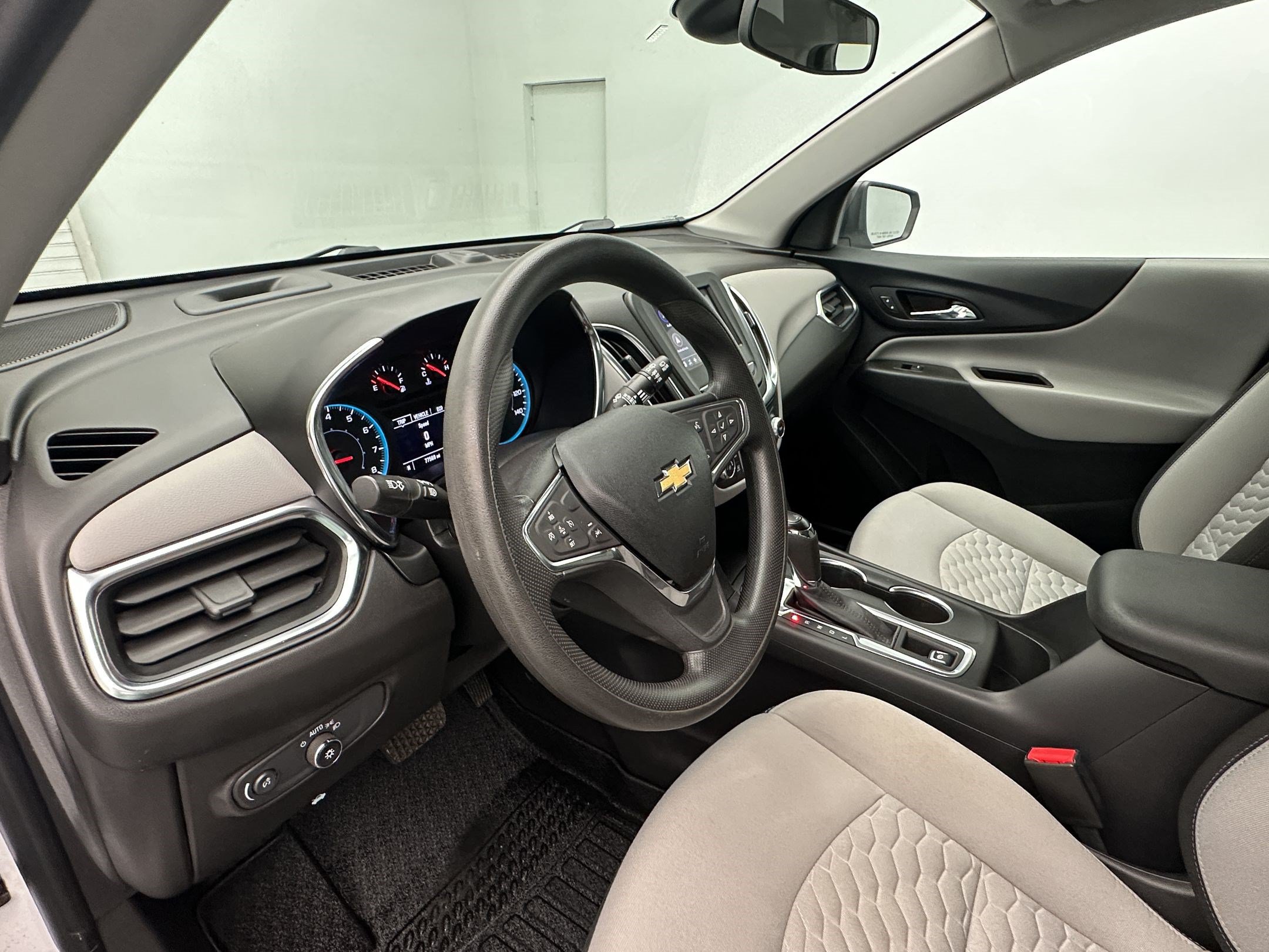 Certified 2021 Chevrolet Equinox LS AWD/4WD image 4