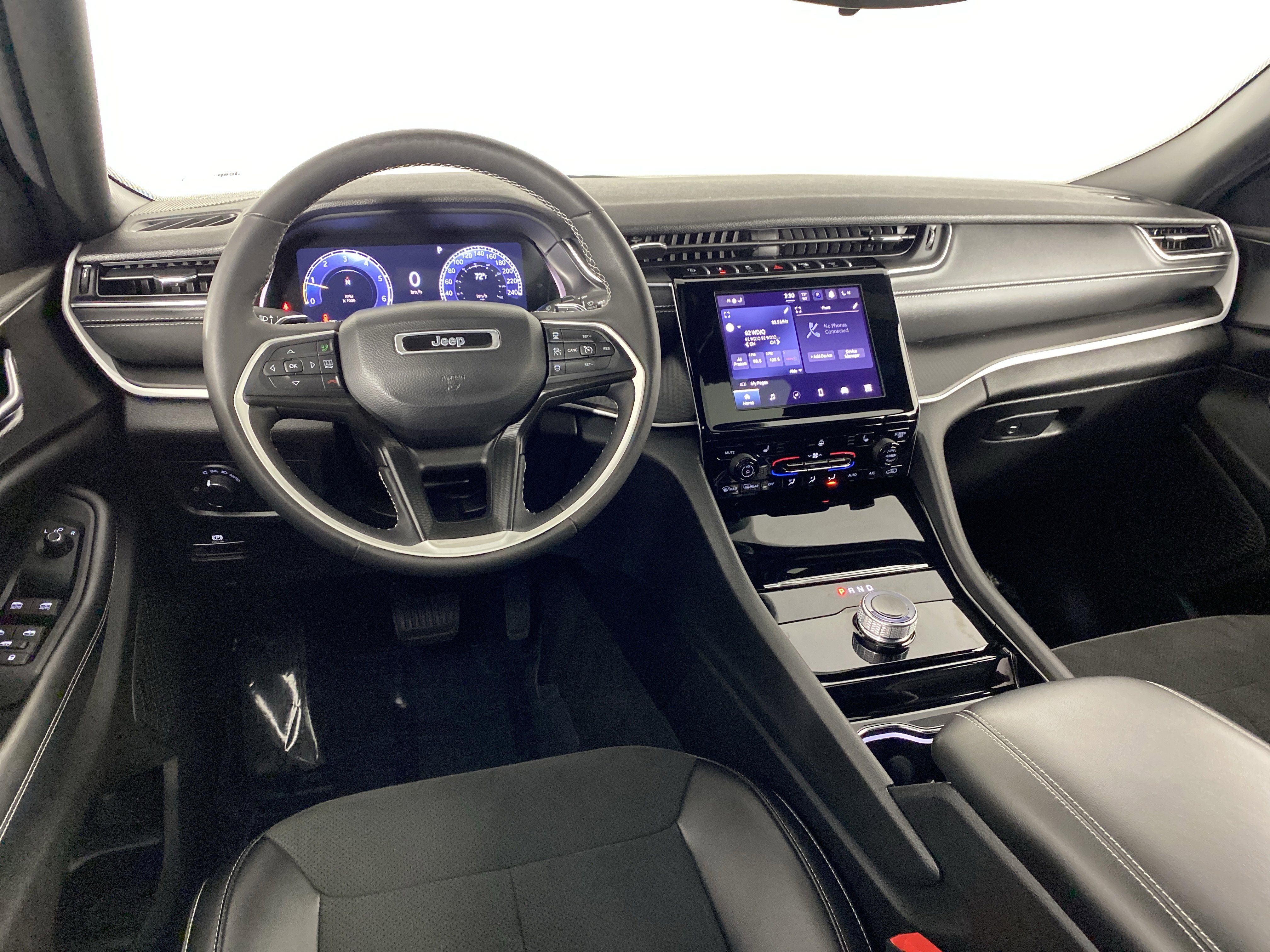 Used 2023 Jeep Grand Cherokee L Laredo image 19