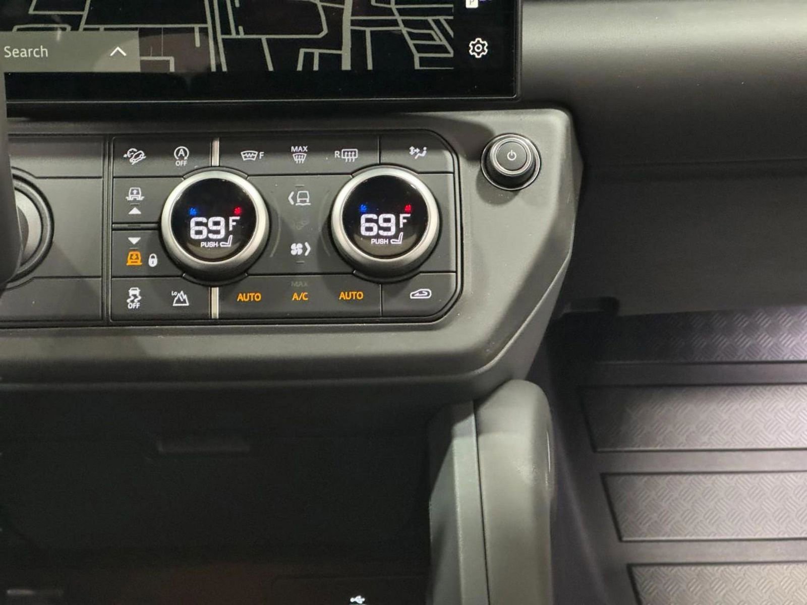 New 2026 Land Rover Defender 130 X-Dynamic SE image 16