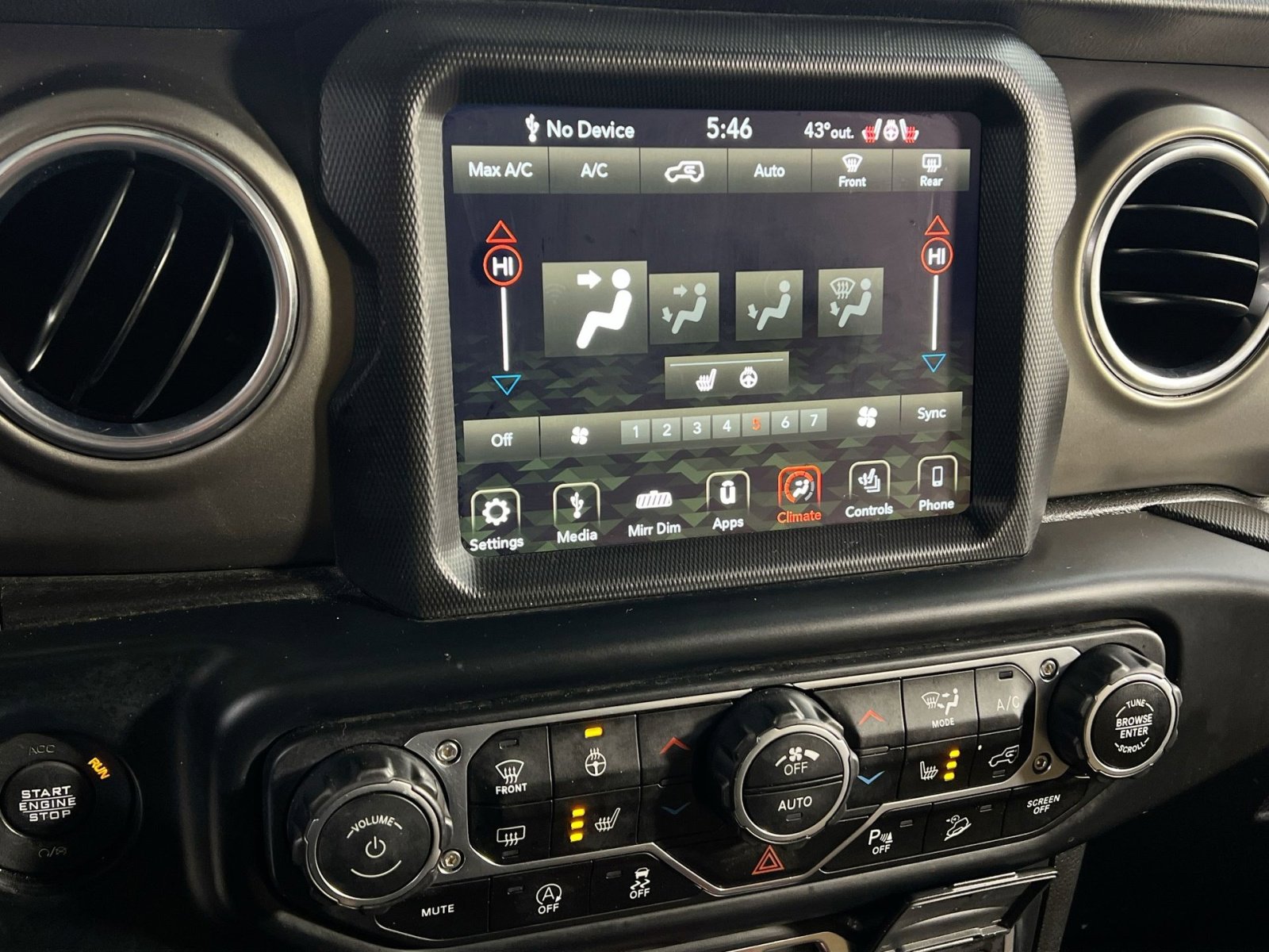 Used 2019 Jeep Wrangler Unlimited Rubicon image 25