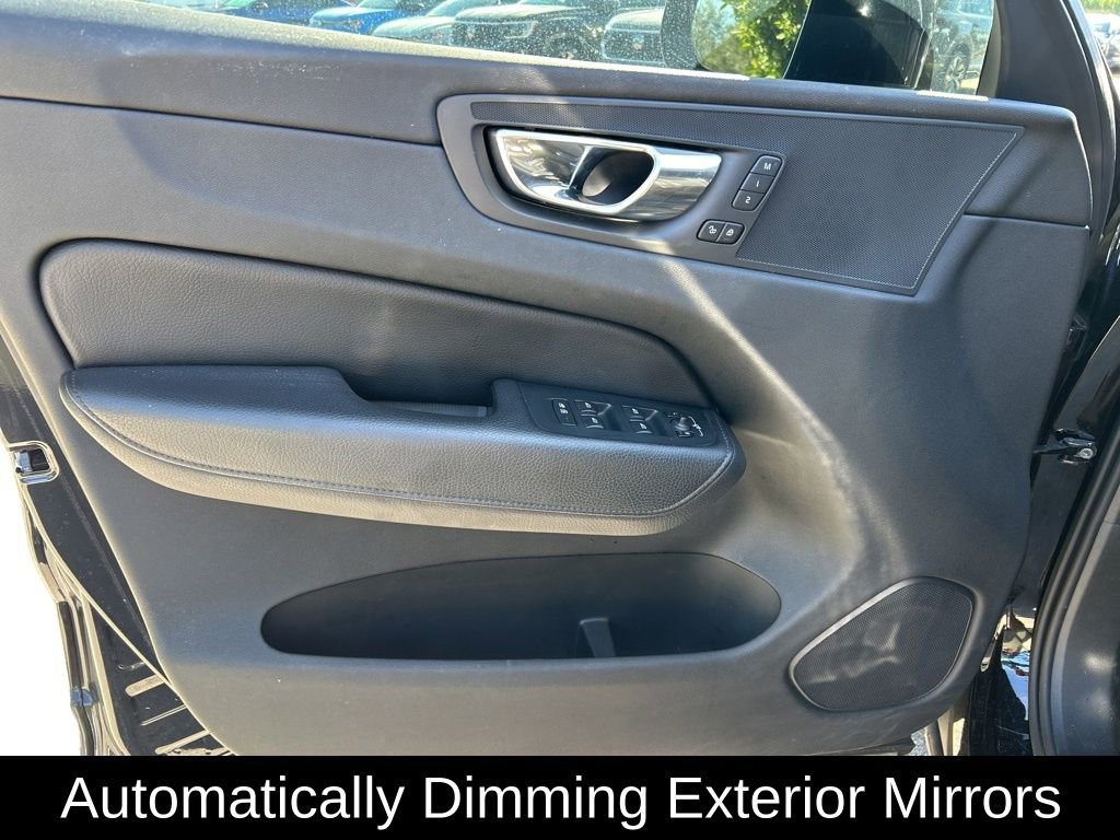 Used 2020 Volvo XC60 T5 Momentum image 17