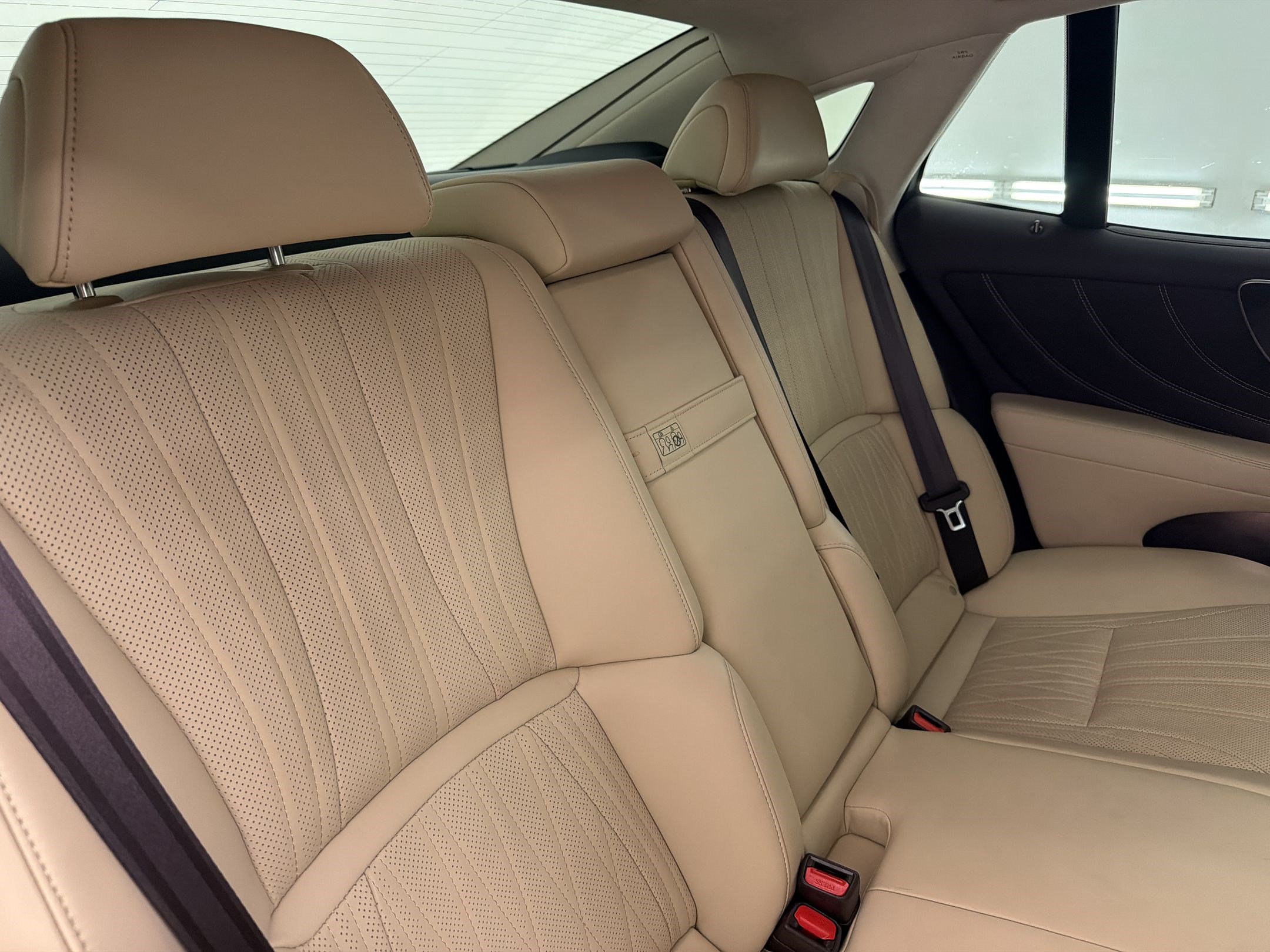 Used 2019 Lexus LS 500 w/ Interior Upgrade Package RWD image 29