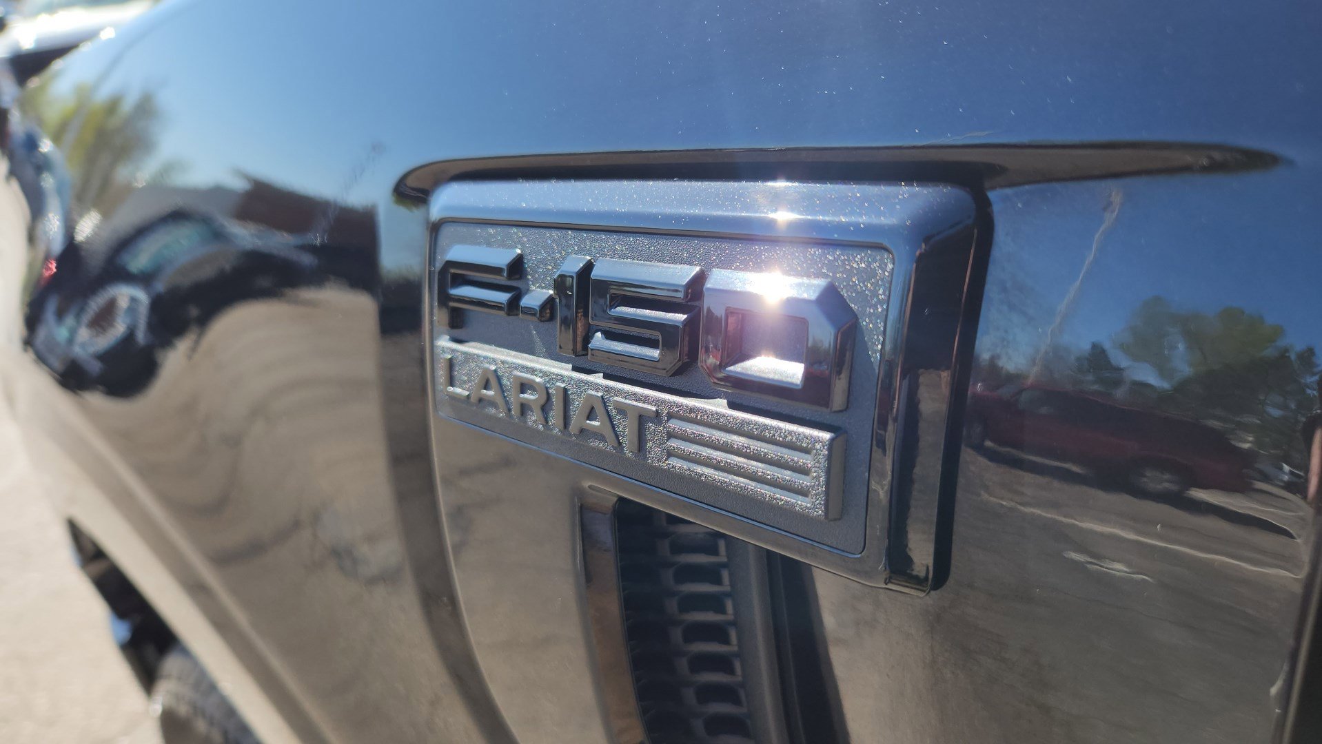 Certified 2024 Ford F150 Lariat w/ FX4 Off-Road Package image 21