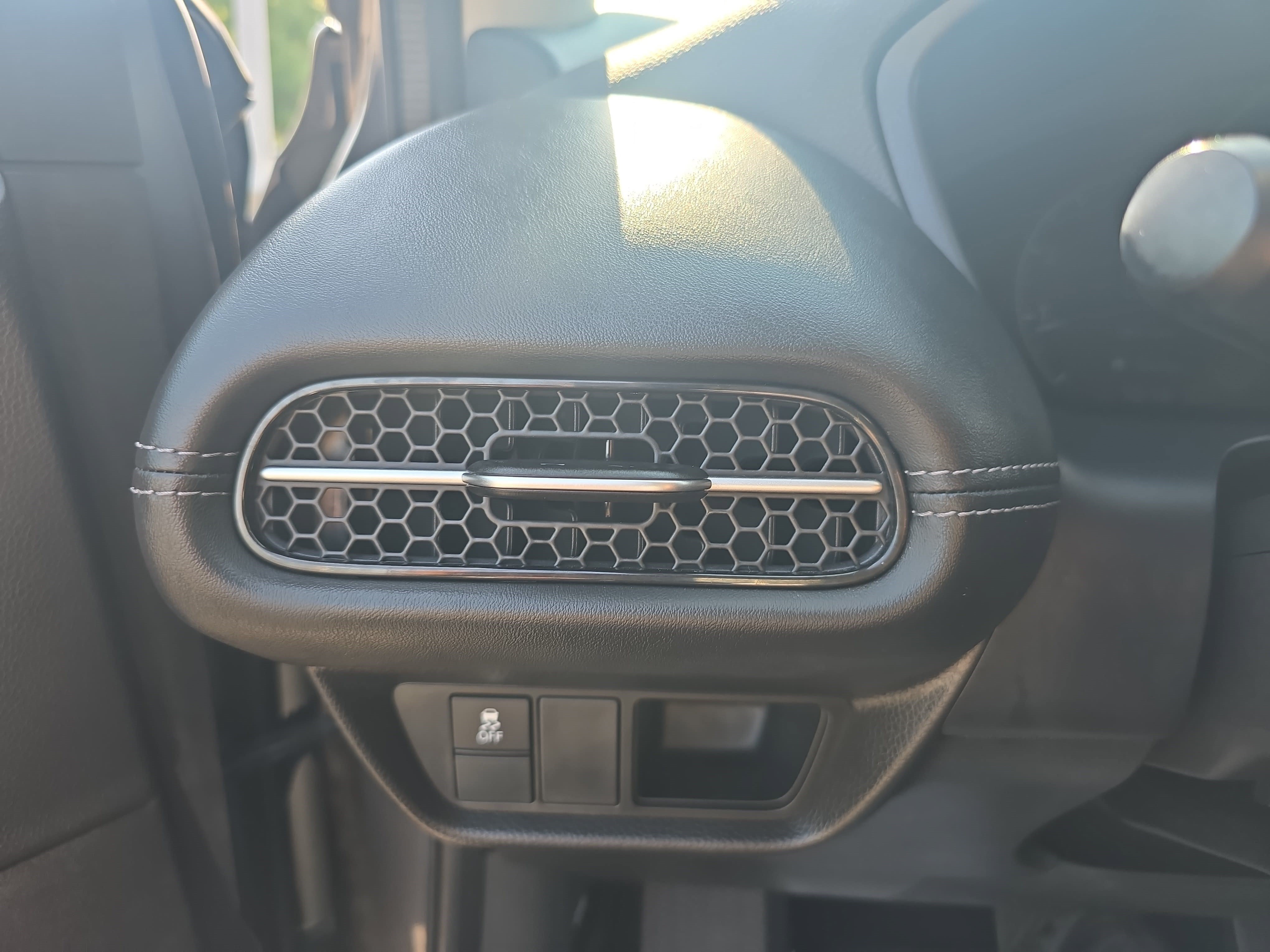 Used 2024 Honda HR-V EX-L image 24