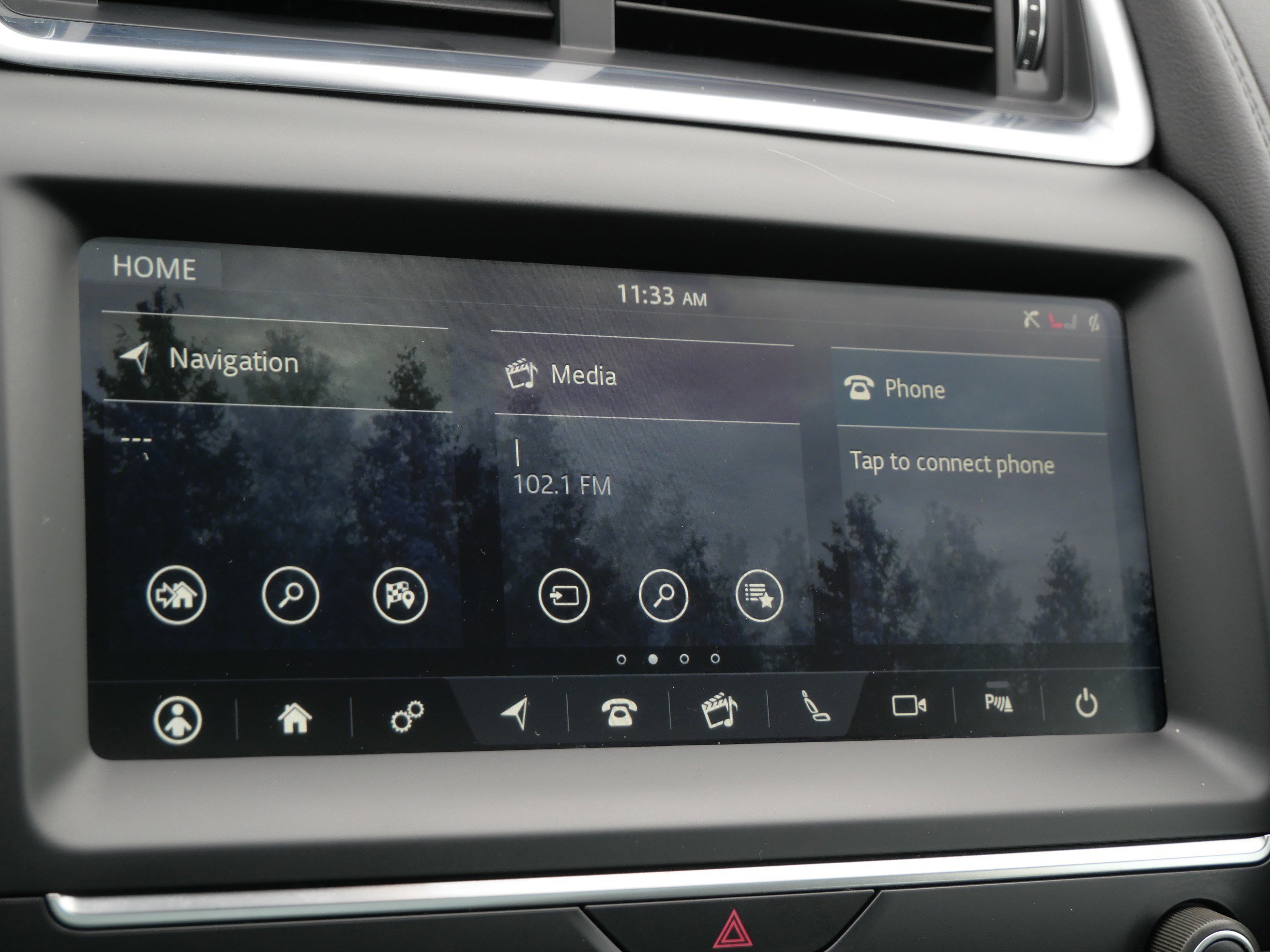 Used 2019 Jaguar E-PACE S image 33