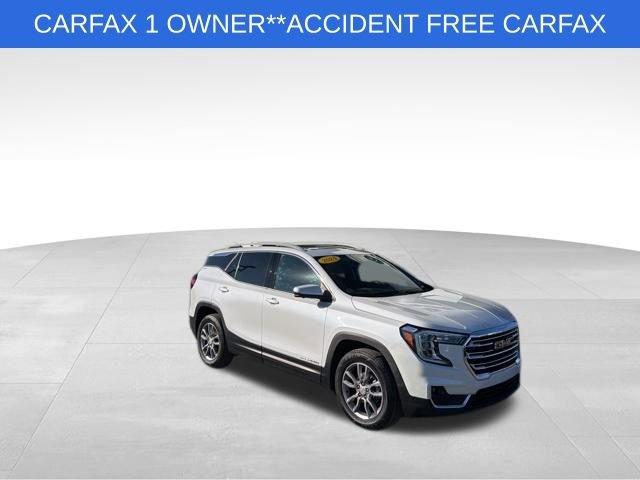 Used 2024 GMC Terrain SLT w/ Infotainment Package II image 1