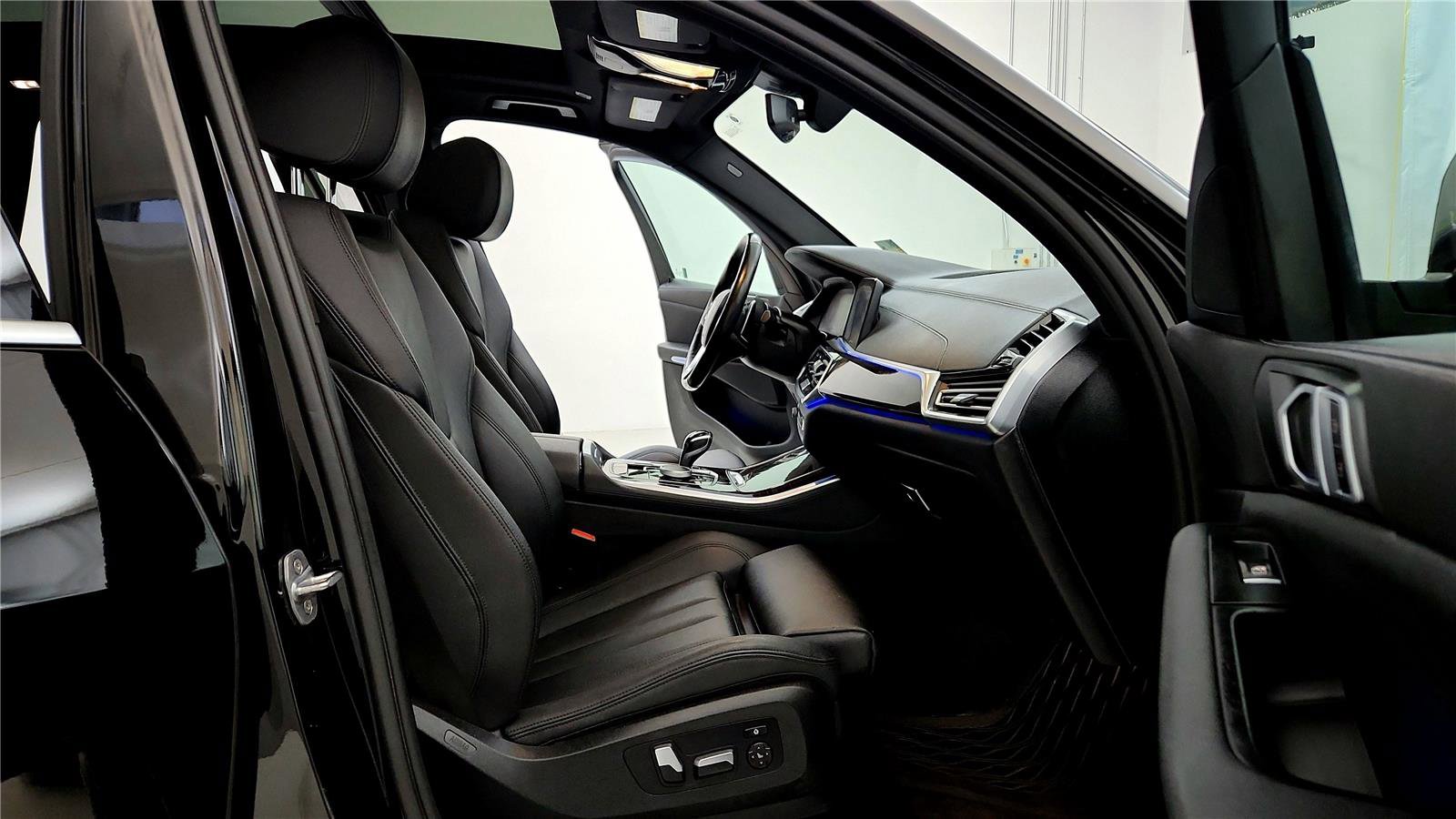 Used 2020 BMW X5 xDrive40i w/ Convenience Package image 17