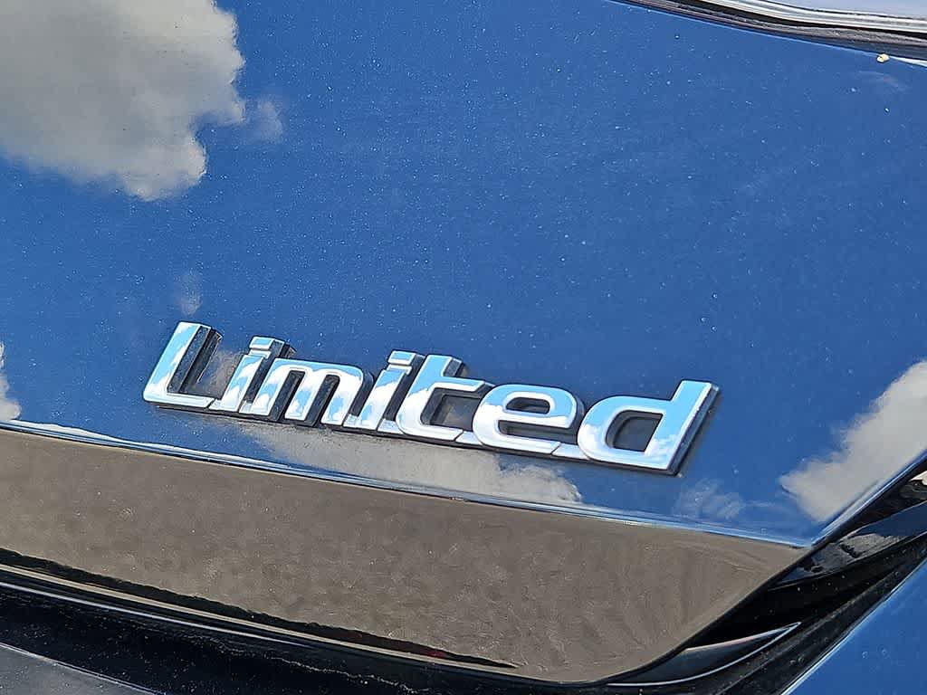 Used 2021 Hyundai Elantra Limited FWD image 34