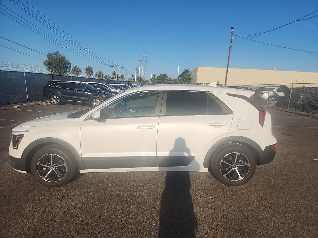 Certified 2024 Kia Niro LX FWD image 10