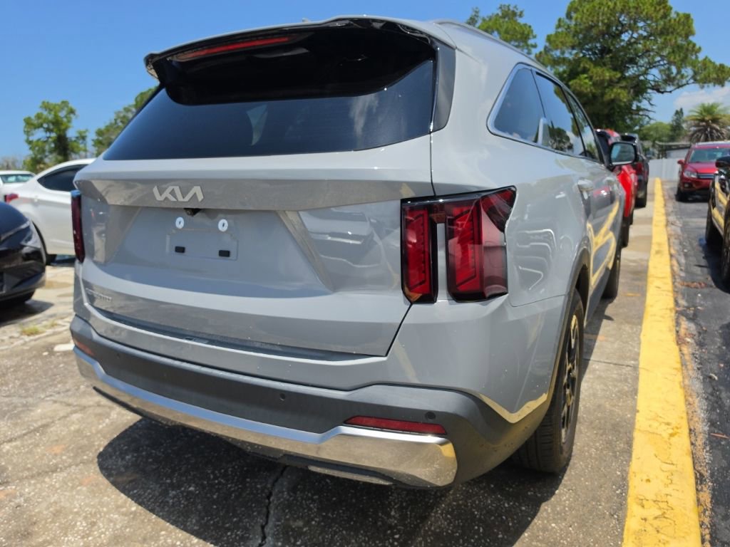 Certified 2024 Kia Sorento S FWD image 14