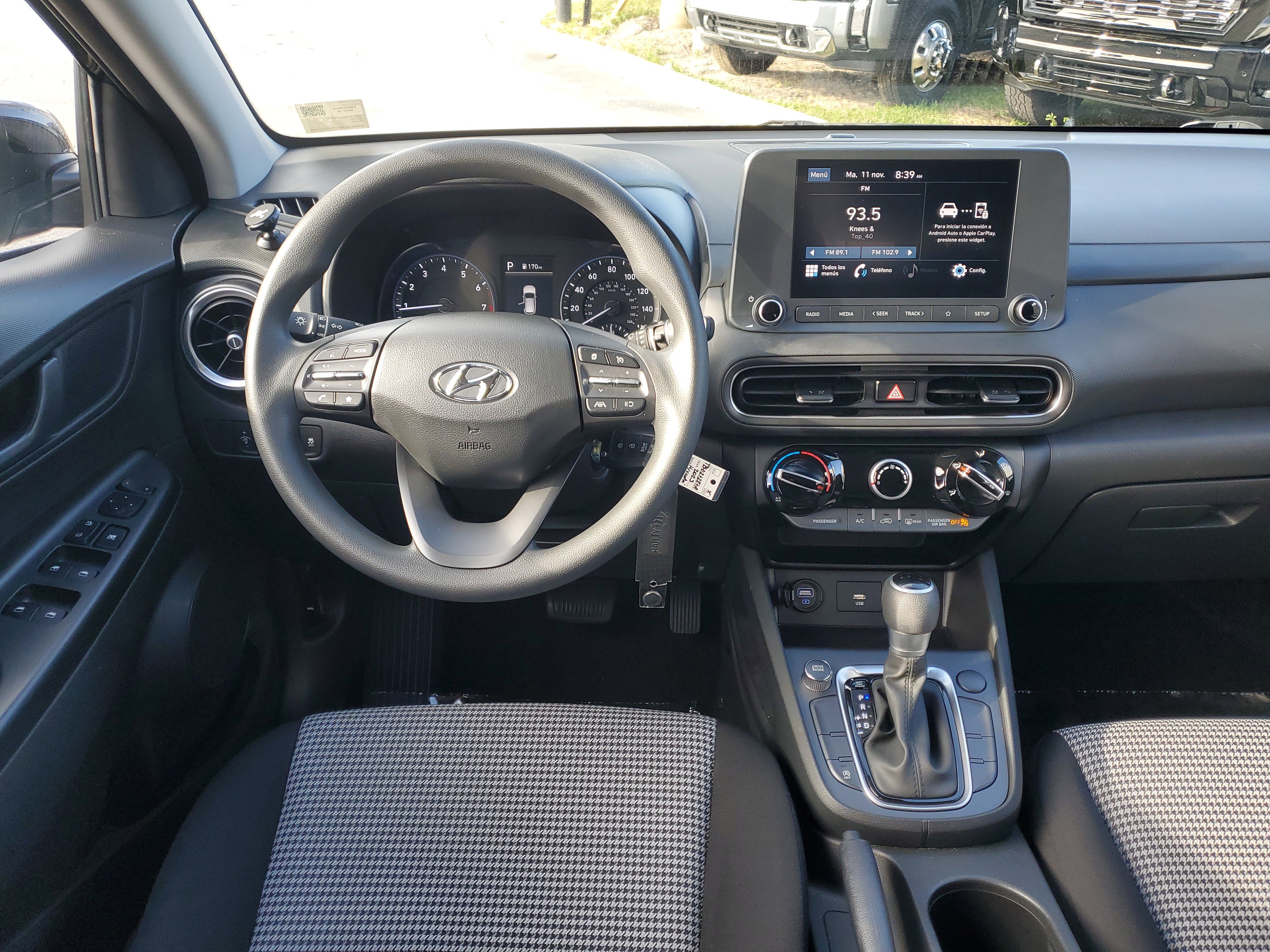 Used 2023 Hyundai Kona SE w/ Cargo Package image 18