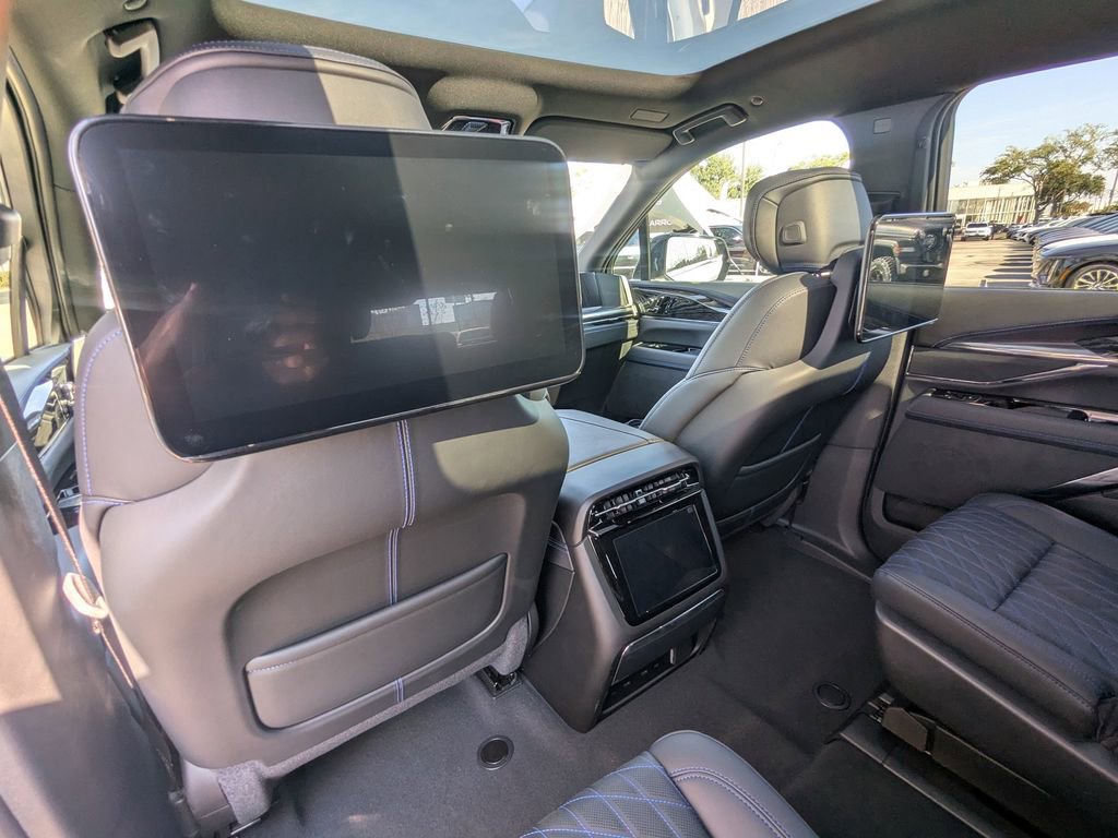 New 2025 Cadillac Escalade IQ Sport 1 w/ LPO, ONYX Package image 22